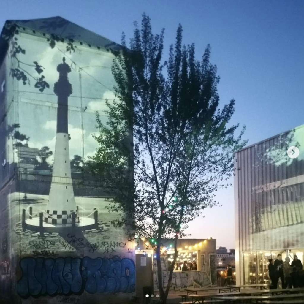 Projection on the Fabrique Pola building by Olivier Crouzel, 2019